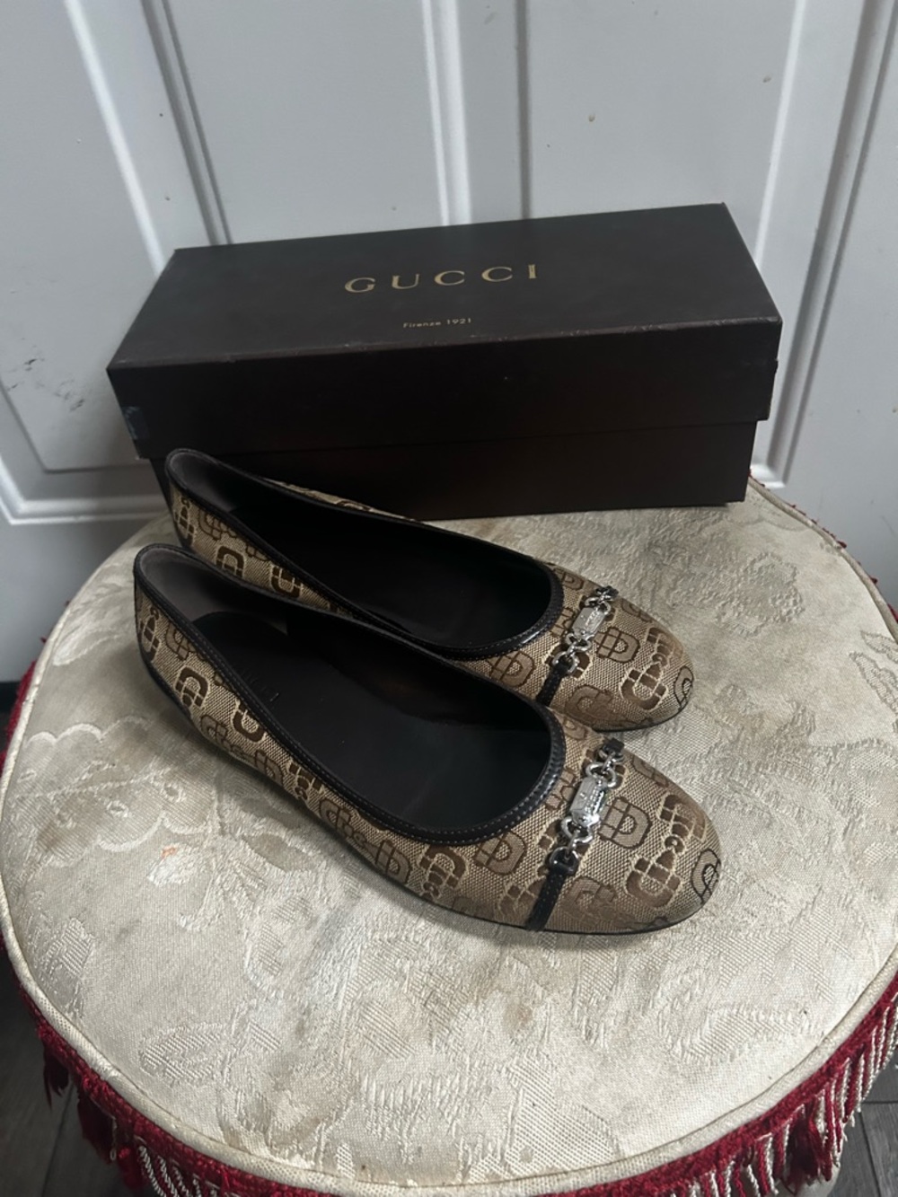 Gucci Brown Monogram Canvas Flats with Black Trim Sz 39. - Picture 6 of 16